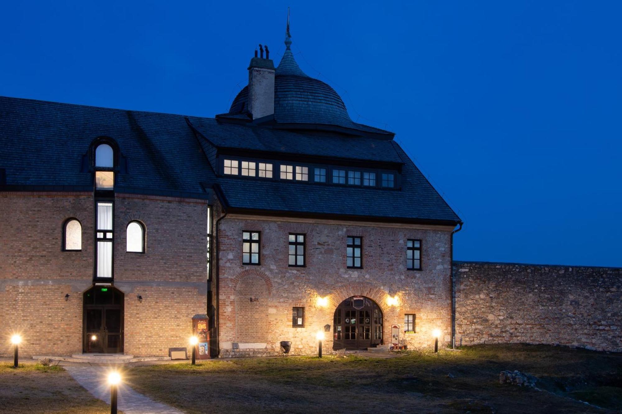 Istvan Kiraly Szallo Hotel 3*